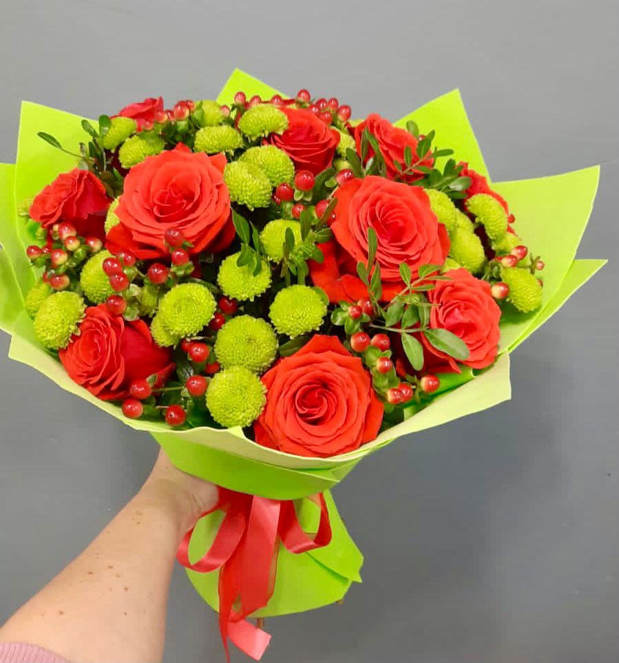 Букет цветов из: Хризантемы и Розы в Балковскую 