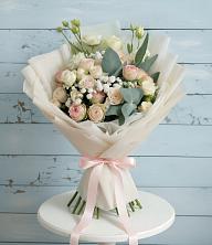 Букет цветов из:  Розы и Лизиантусы в Балковскую 