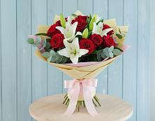 Букет цветов из:  Лилии и Розы в Балковскую 