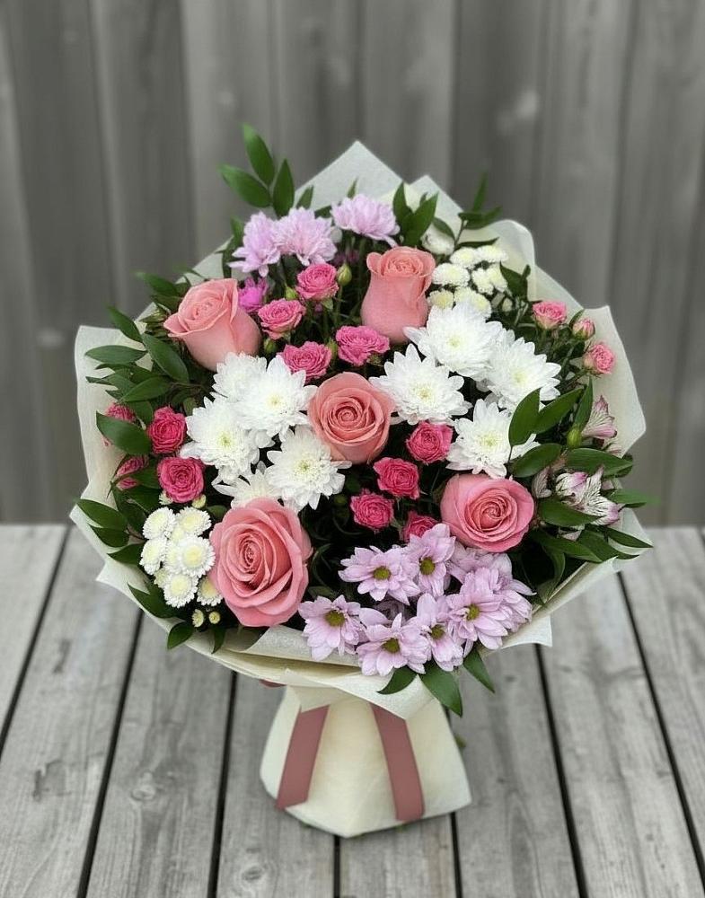 Букет цветов из: Альстромерии, Гвоздики, Розы и Хризантемы в Балковскую 