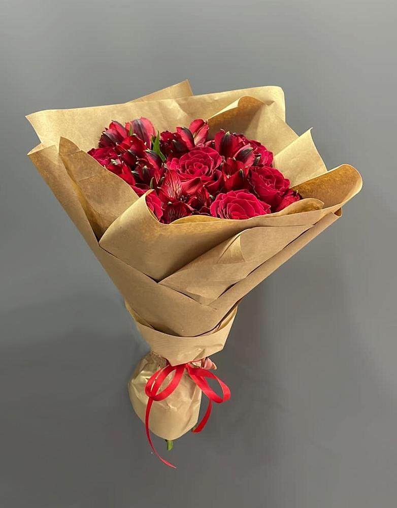 Букет цветов из: Альстромерии и Розы в Балковскую 