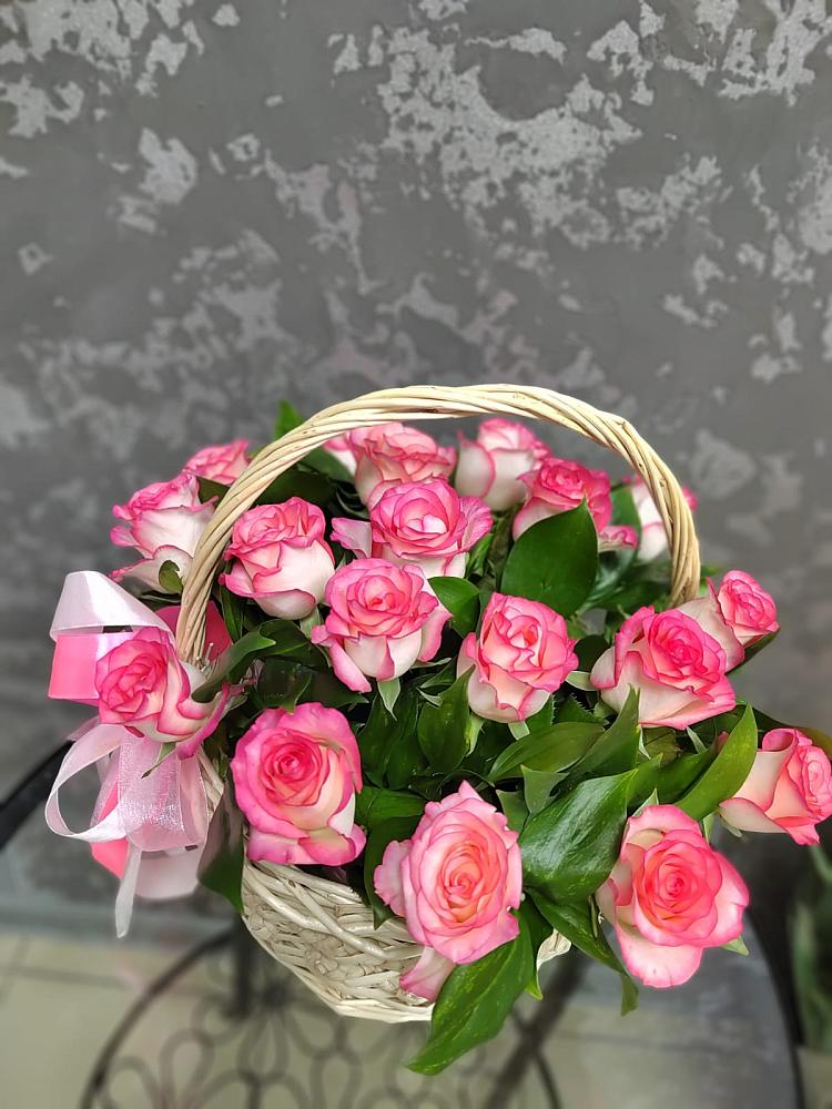 Цветочная композиция из Розы в корзине в Балковскую 