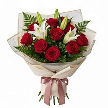 Букет цветов из:  Лилии и Розы в Балковскую 