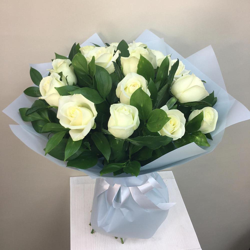 Букет 15 Белых роз Проуд в Балковскую 
