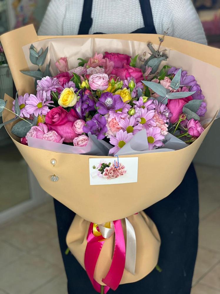 Букет цветов из: Хризантемы, Гвоздики и Альстромерии в Балковскую 