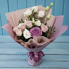Букет цветов из:  Розы и Лизиантусы в Балковскую 