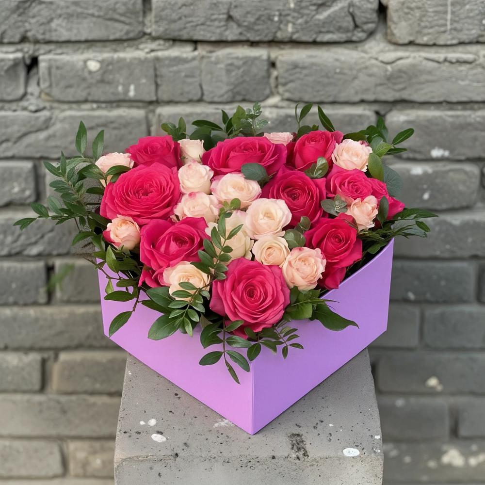 Цветочная композиция из Розы в коробке в Балковскую 
