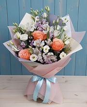 Букет цветов из:  Лизиантусы, Розы, Альстромерии и Гипсофила в Балковскую 