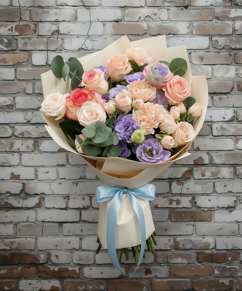 Букет цветов из: Розы, Лизиантусы и Гвоздики в Балковскую 