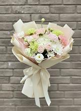 Букет цветов из:  Гвоздики, Розы, Лизиантусы и Хризантемы в Балковскую 
