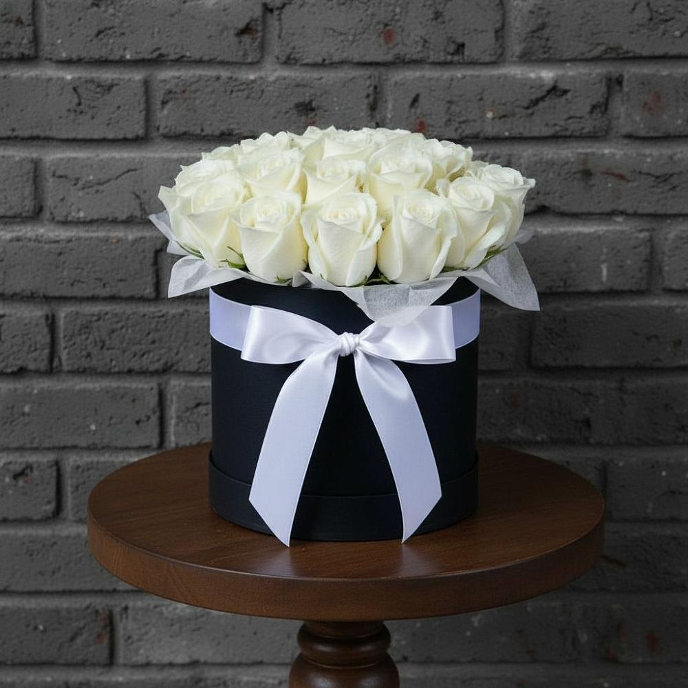 Цветочная композиция из Розы в шляпной коробке в Балковскую 