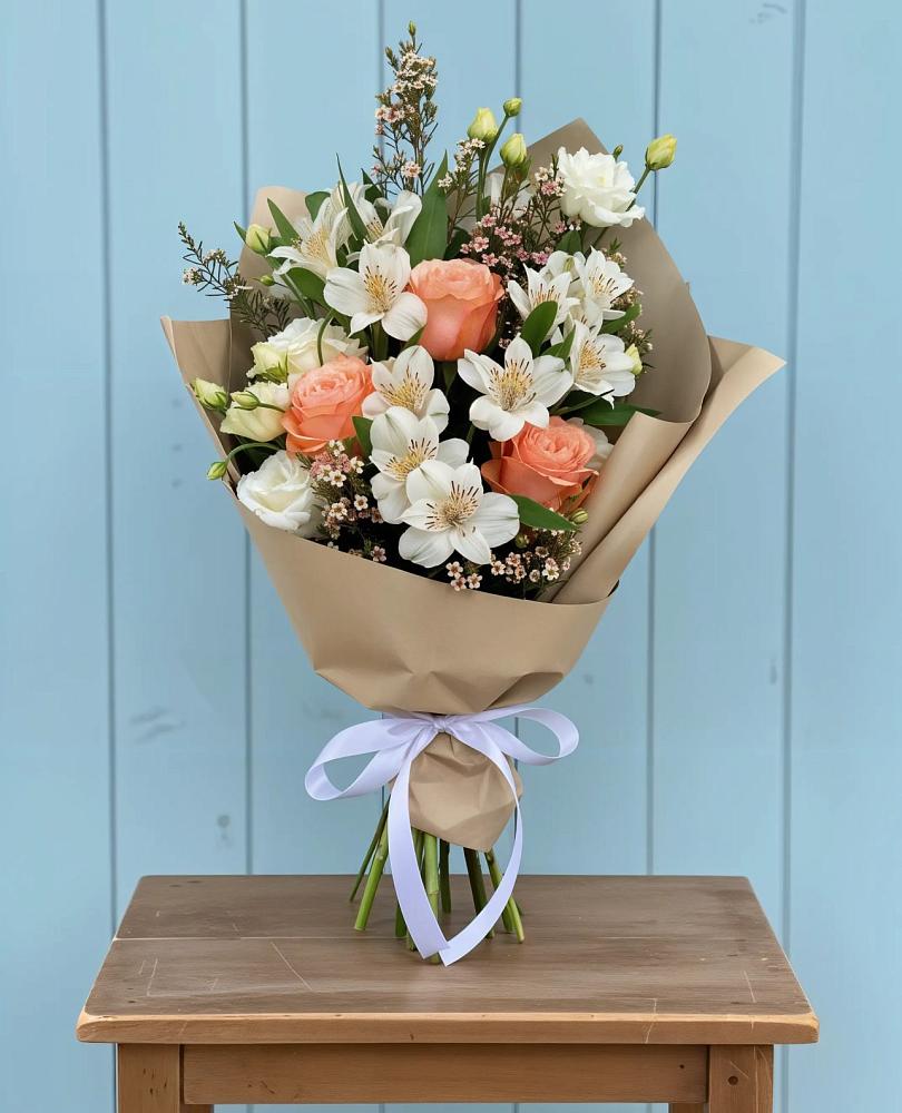 Букет цветов из: Альстромерии, Лизиантусы, Розы и Хризантемы в Балковскую 